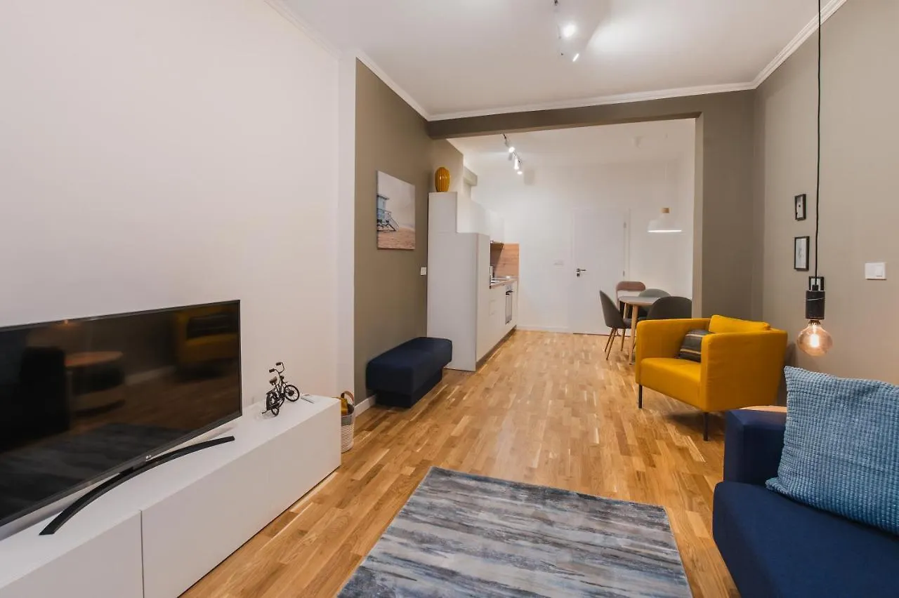 Pieces Of Nature In A Stylish One-Bedroom Flat By Flat Mаnager ソフィア ブルガリア